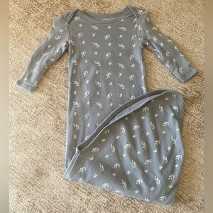 5/$15 Tiny Kind Baby Gown